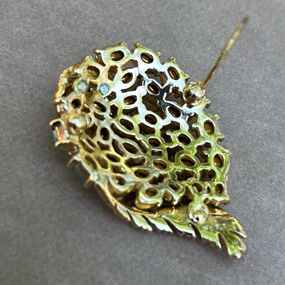 Trifari Vintage Blue Brooch with Gold Toned Fern Leaves - Picture 8 of 14